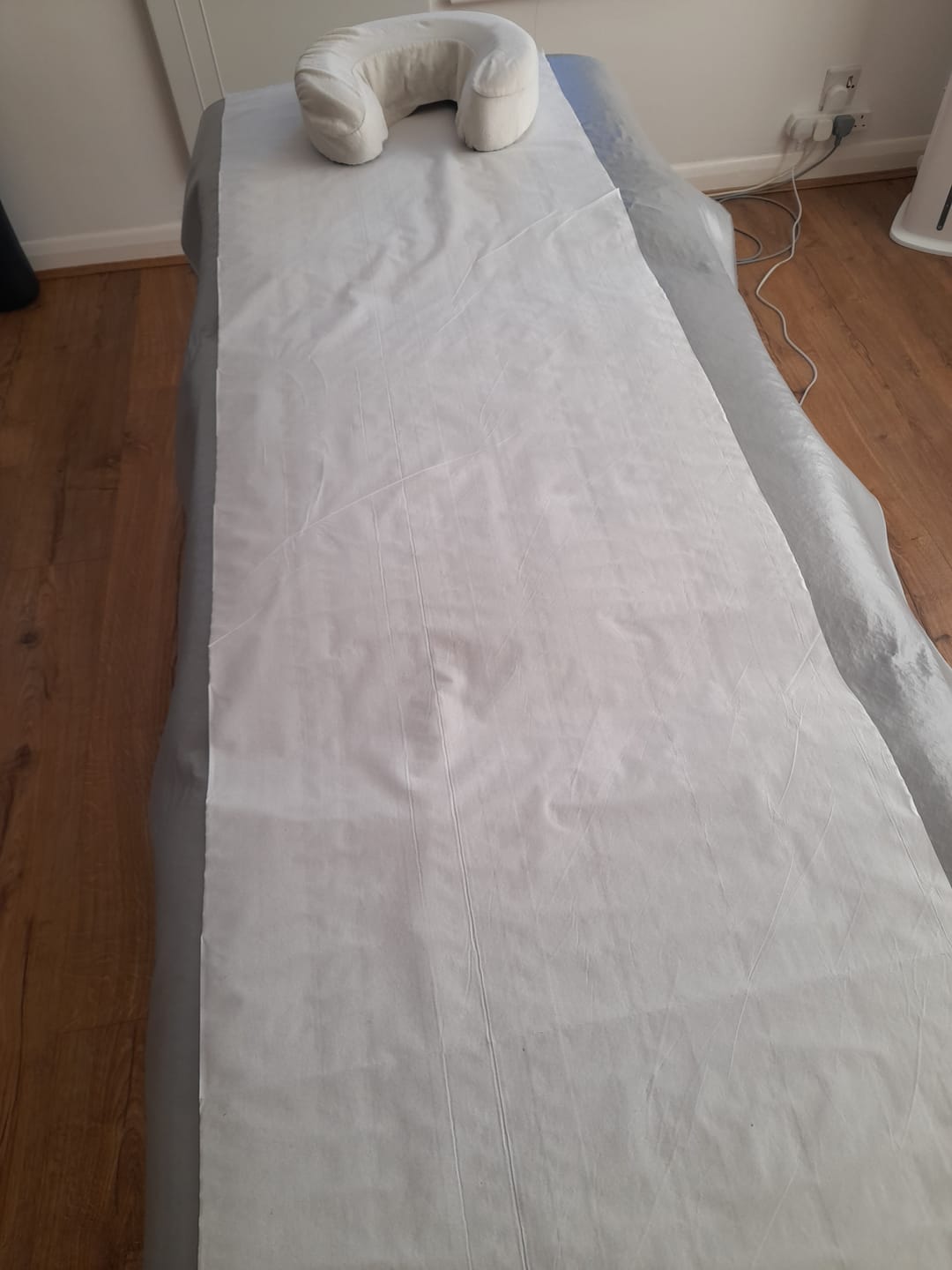 Customer photo review of Couch Rolls 20" - 2ply - Essentials White - 40m x 500mm - Case of 9