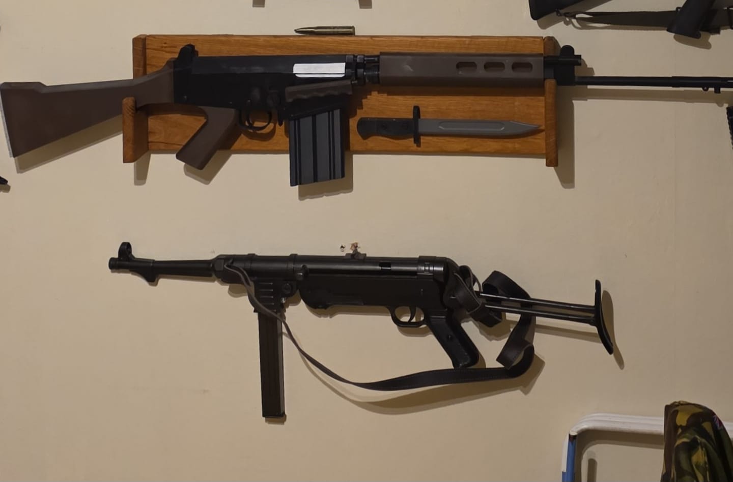 Customer photo review of CALL OF DUTY - German WWII MP40 Sub-Machine Gun 1940