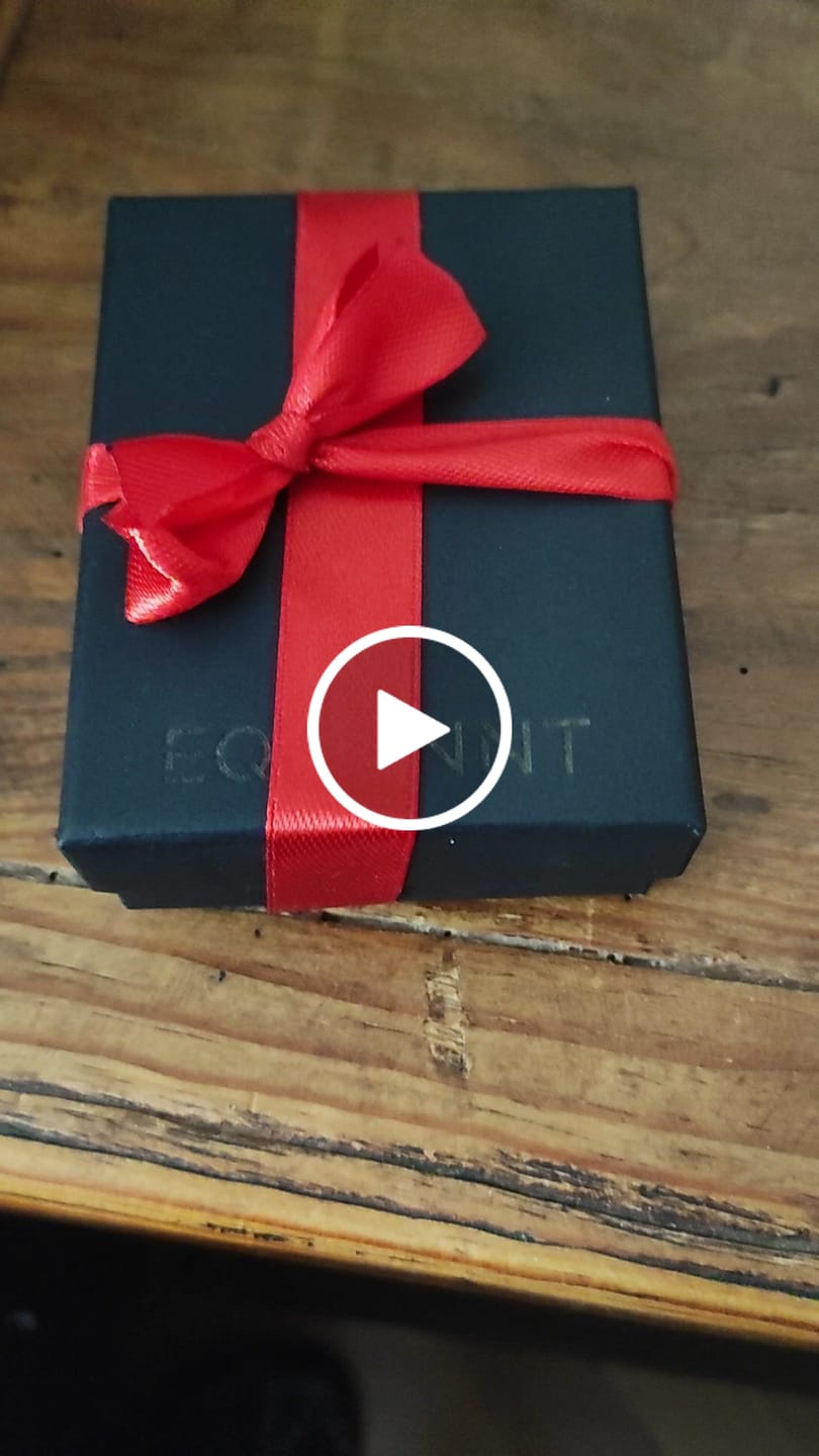 Customer video review of Que te den | Collar | Equannt