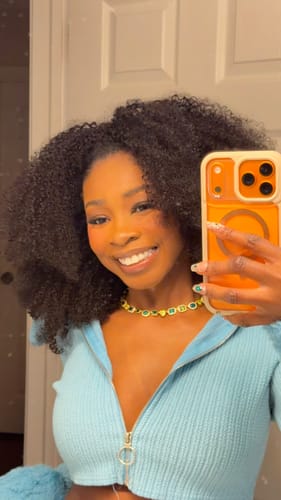 Customer photo review of Emerald Envy (Green) Solstice Necklace