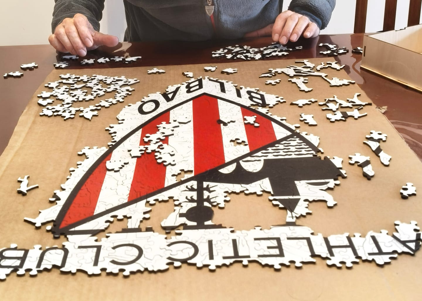 Customer photo review of Athletic Club® Logo - Puzzle de Madera