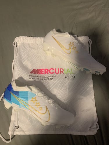 Customer photo review of Vapor 15 Elite FG x Enzo Fernandez Blanc/Bleu/Or