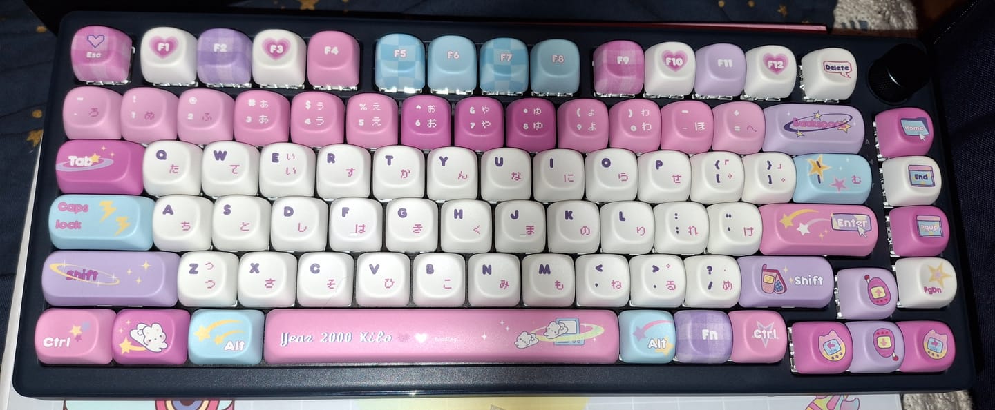 Customer photo review of KiiBOOM x Elyxirine Digital Dreams: Pastel Y2K Keycap Set