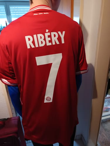 Customer photo review of Frank Ribery Bayern Munich 2013 Champions League Wembley Final Jersey Trikot