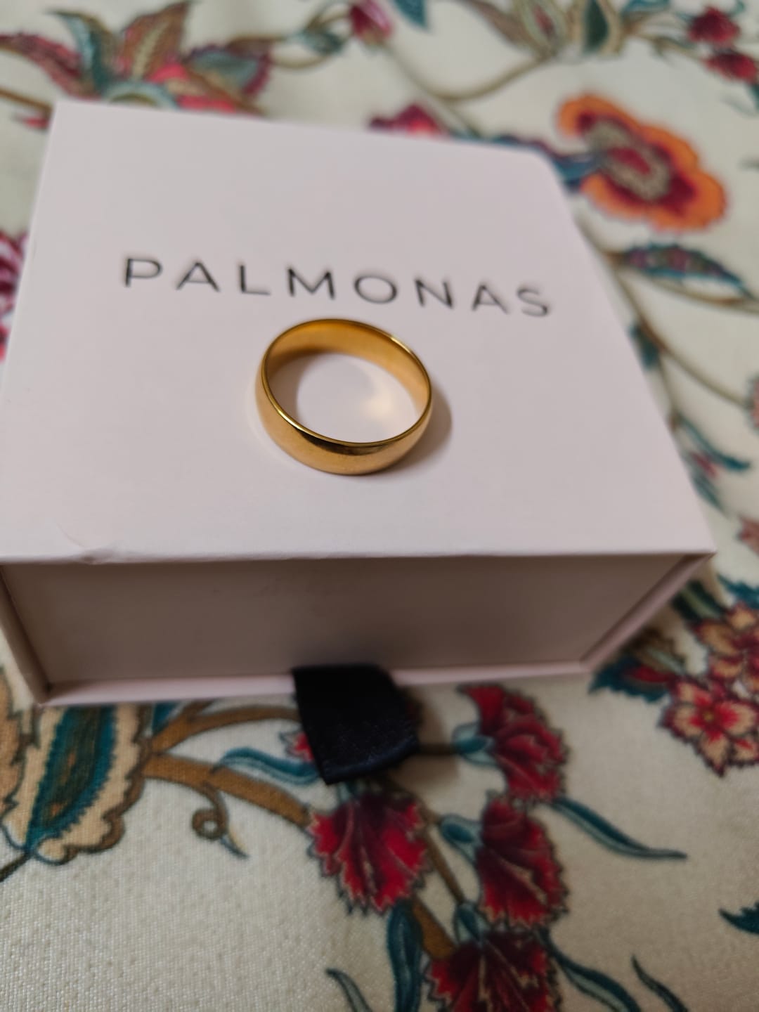 Customer photo review of Bold Gleam Classic Dome Ring