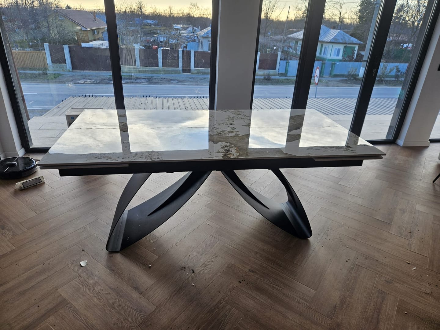 Customer photo review of Masa extensibila HILARIO, bej/negru, piatra sinterizata/metal, 180/260x90x75 cm