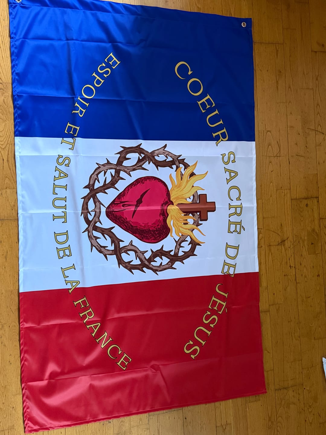 Customer photo review of Drapeau - Sacré Coeur de Jésus