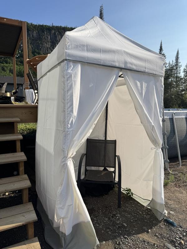 Customer photo review of SUNJOY 4x4 Pop-Up Canopy Tent, Outdoor Tool-Free Pop-Up Gazebo with Sidewalls - Gray
