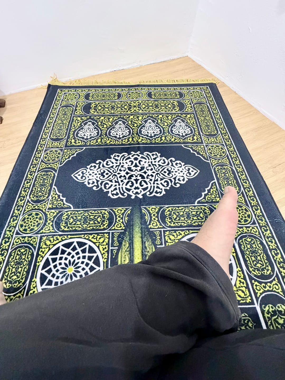 Customer photo review of Kaaba Door  Padded Prayer Mat