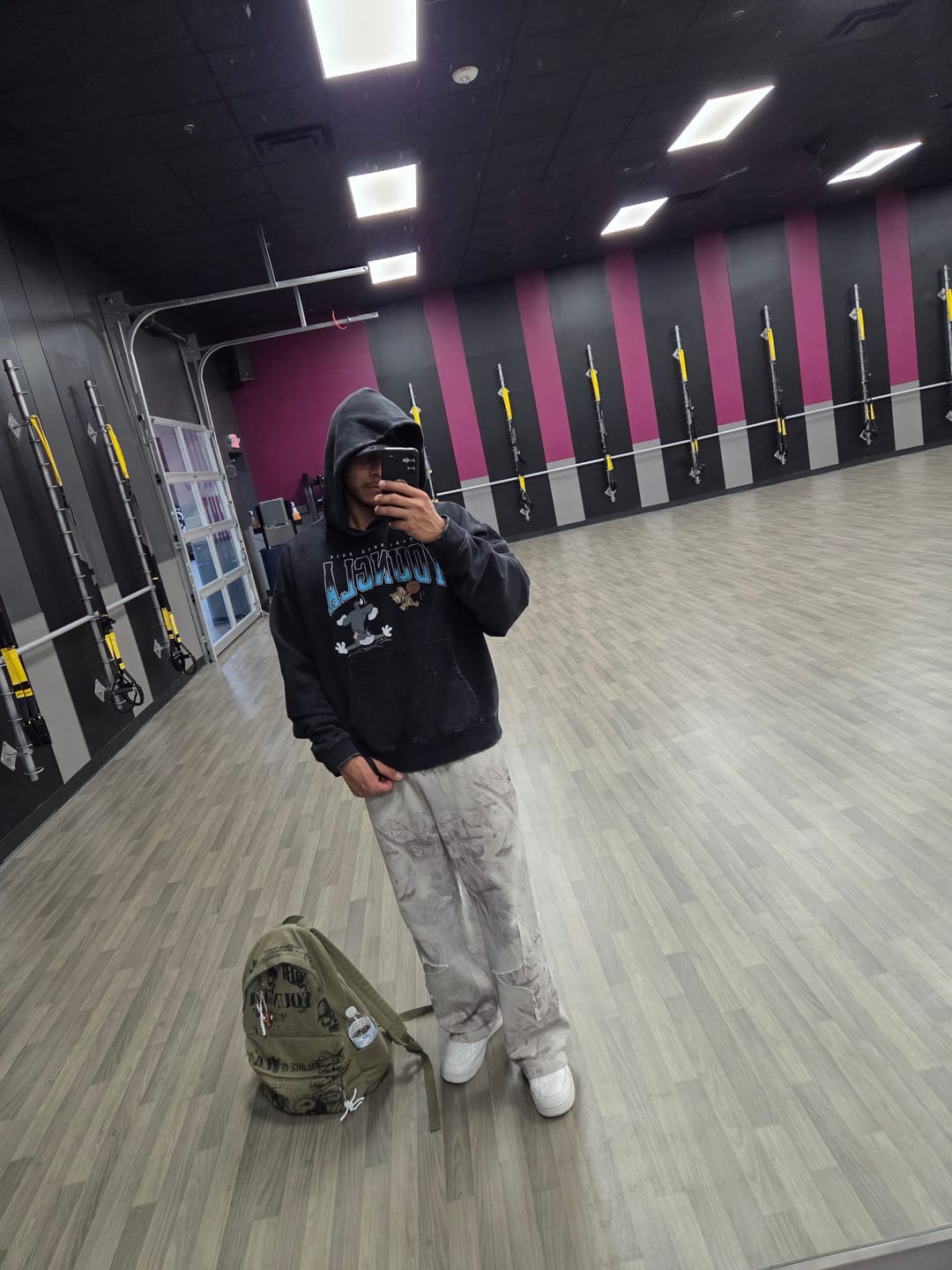 Customer photo review of 5047 - Tom & Jerry Pullover
