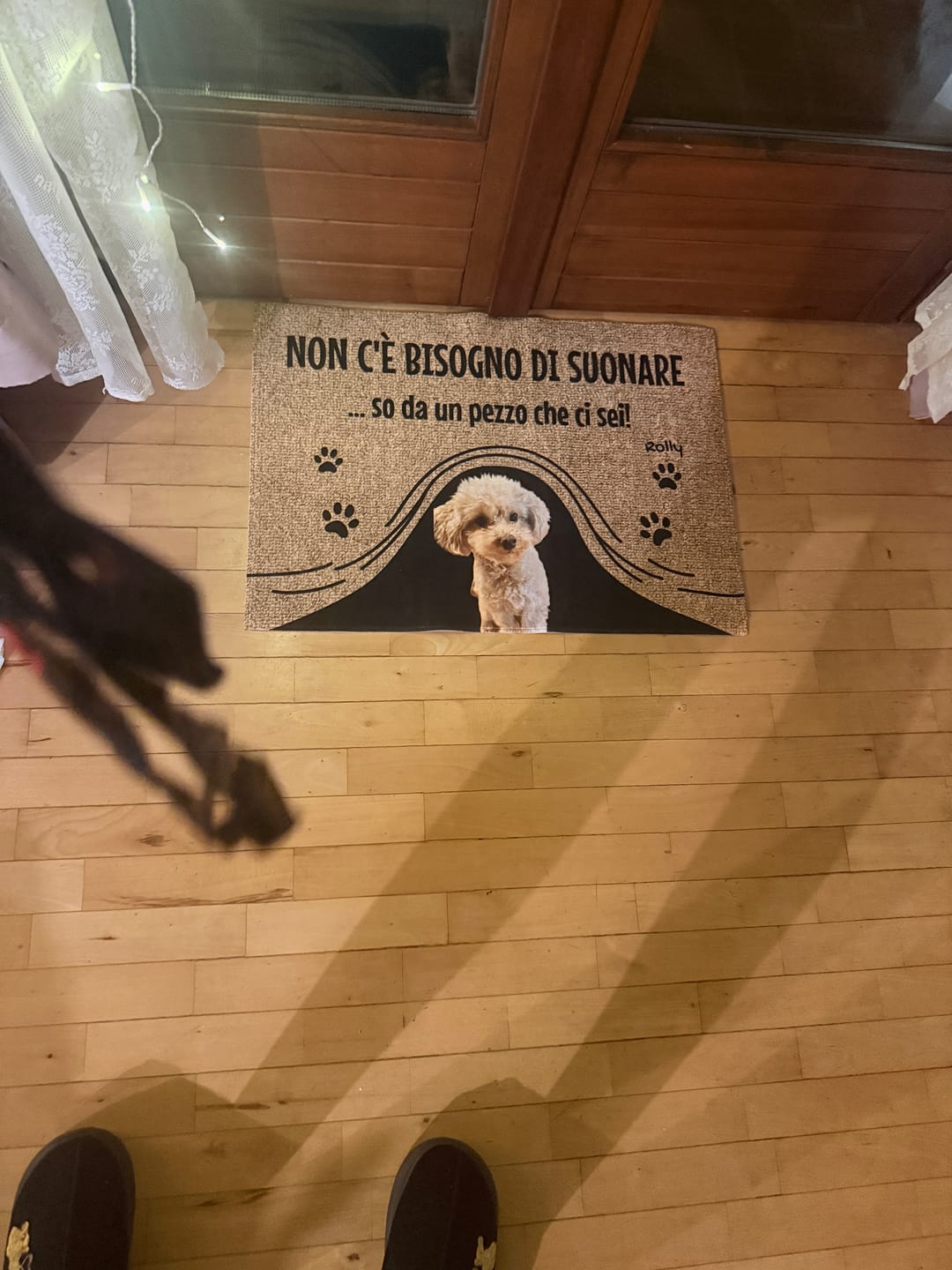 Customer photo review of Non c'è bisogno di suonare - Zerbino personalizzato