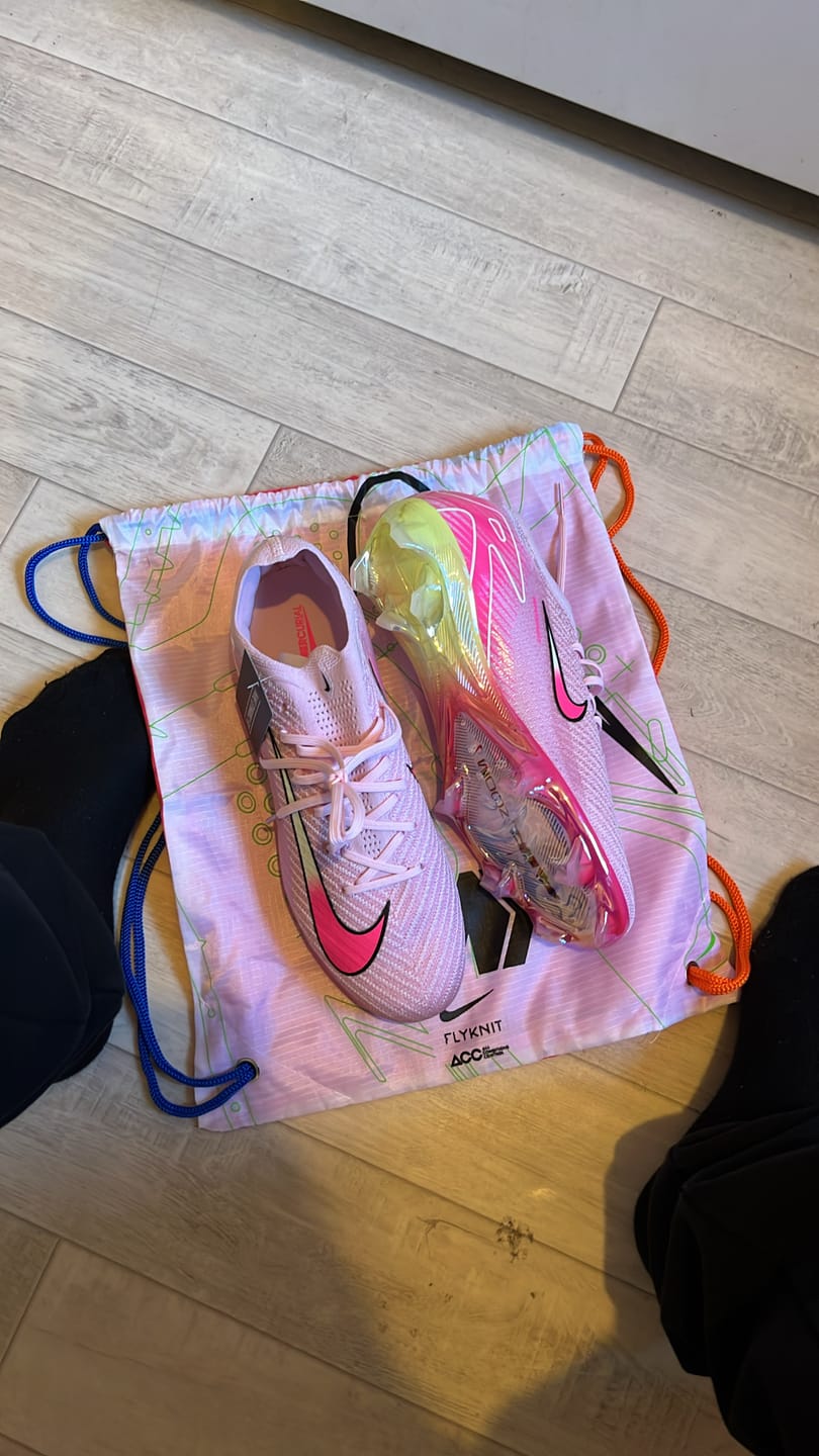 Customer photo review of MERCURIAL VAPOR 16 FG Nike By You - Rose