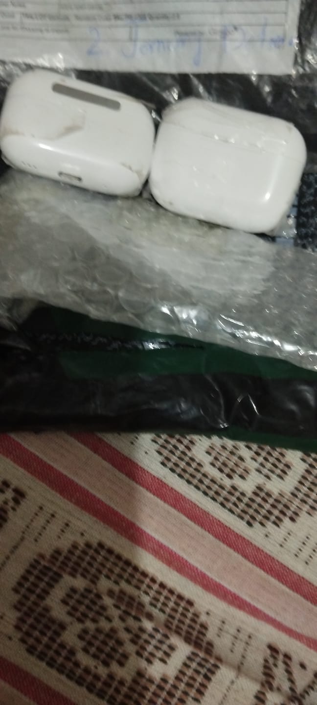 Customer photo review of LOT Earbuds - Random Color