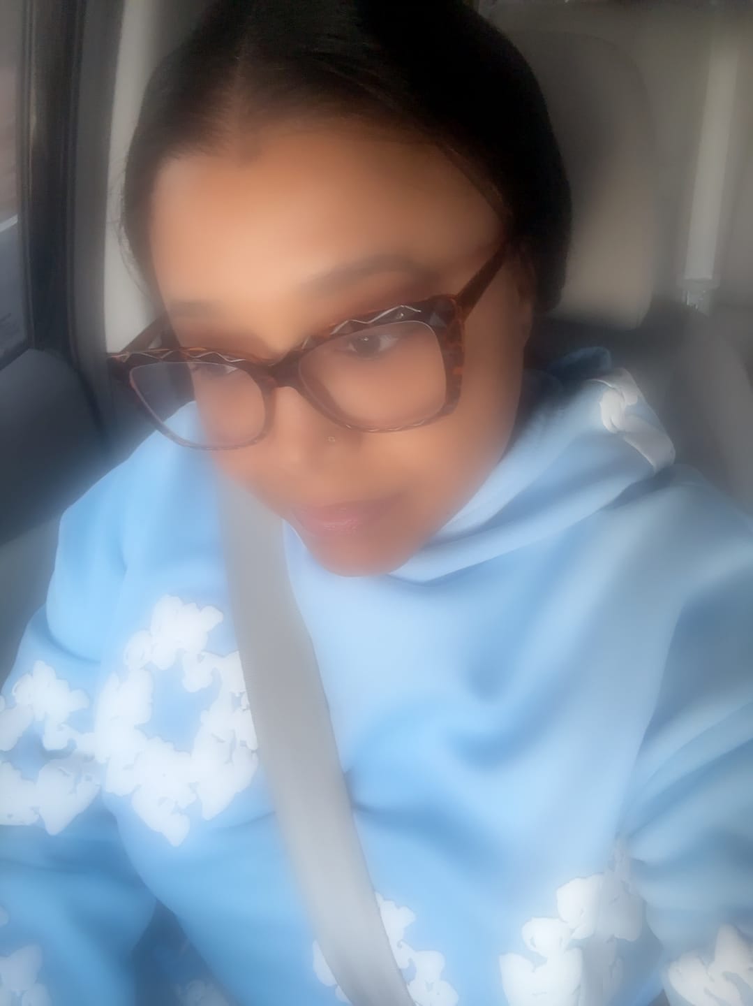 Customer photo review of Chade Magic Lace HD Lace Front Wig - MHH06 HEART HAIRLINE 06