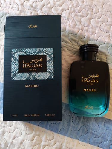Reseña con foto de un cliente sobre Perfume Rasasi Hawas Malibu 100 ml EDP