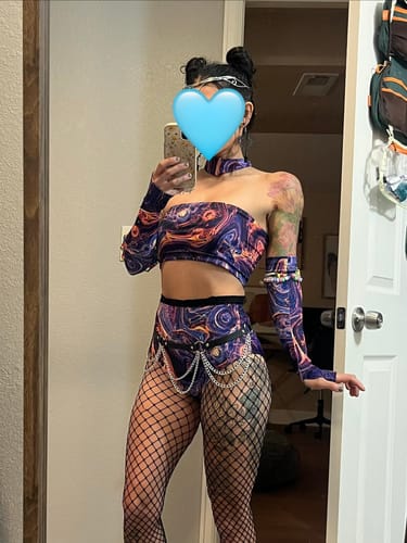 Customer photo review of Magnetic Storm Booty Shorts Set