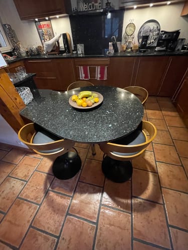 Customer photo review of VICTORIA - Lot de 2 tabourets de bar en bois et suèdine noir