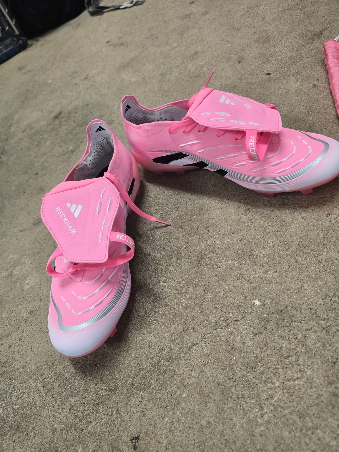 Customer photo review of Predator 25 Elite Fold-over Tongue FG Beckham - Rose/Bleu/Noir/Argent