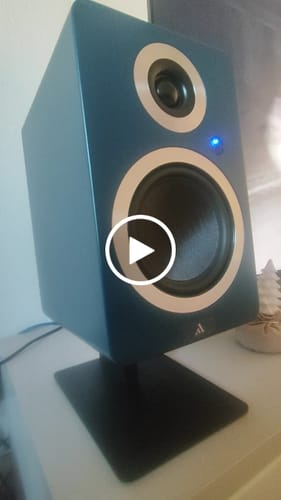 Customer video review of DESKTOP STANDS