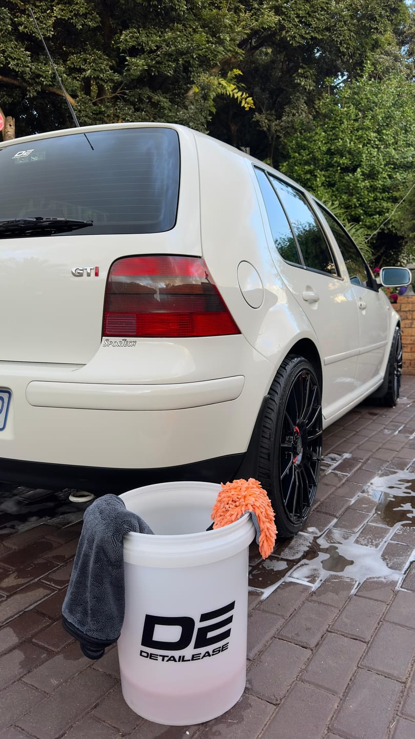 Customer photo review of Clear 20 Liter Detailing Bucket