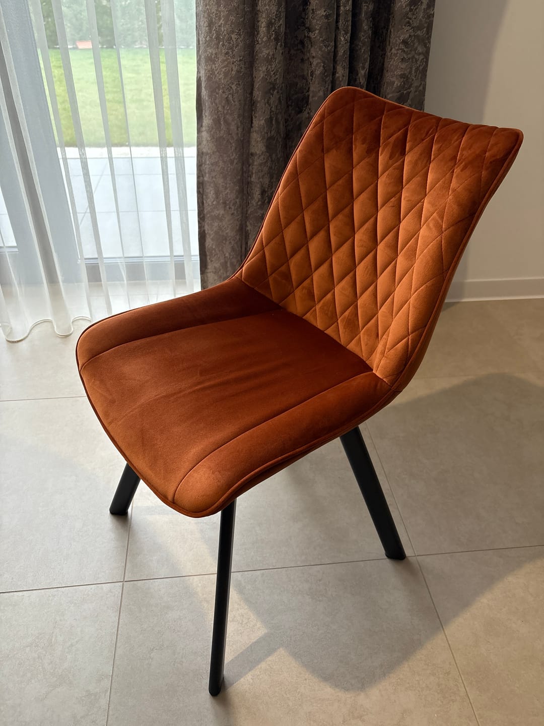 Customer photo review of Scaun rotativ K520, caramiziu/negru, stofa catifelata/metal, 45x63x80 cm