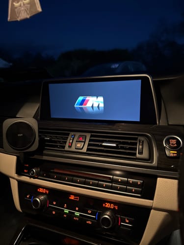 Customer photo review of 10.25'' BMW 5er F10 F11 Linux wireless Apple CarPlay Android Auto screen