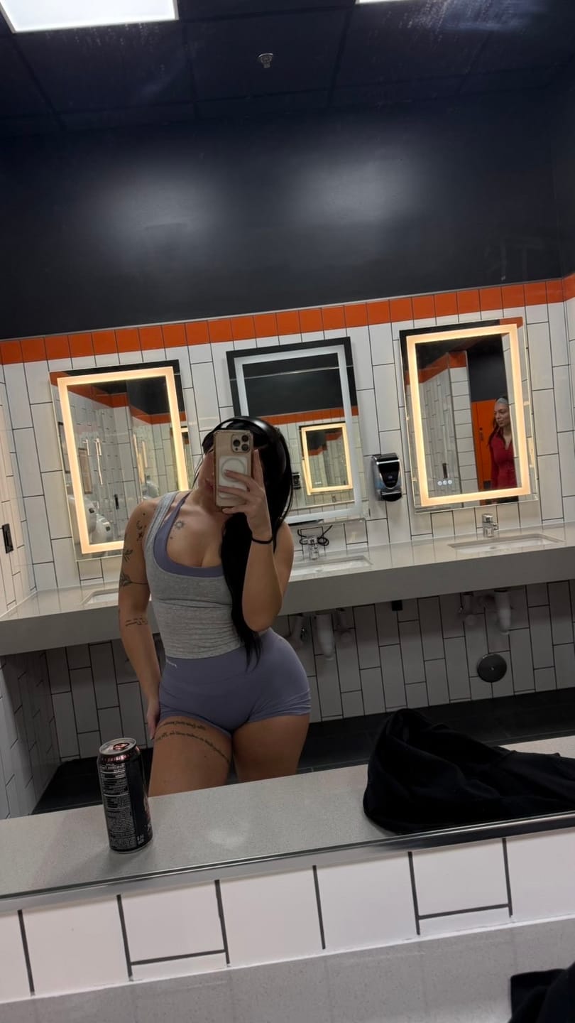 Customer photo review of W165 Lift Seamless Shorts