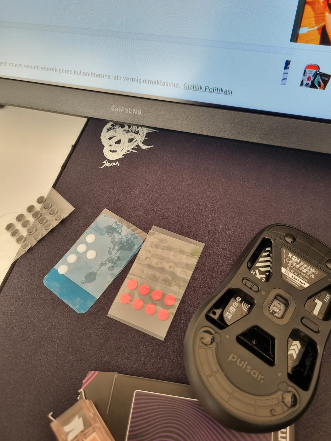 Customer photo review of X-Raypad Obsidian Mouse Skates