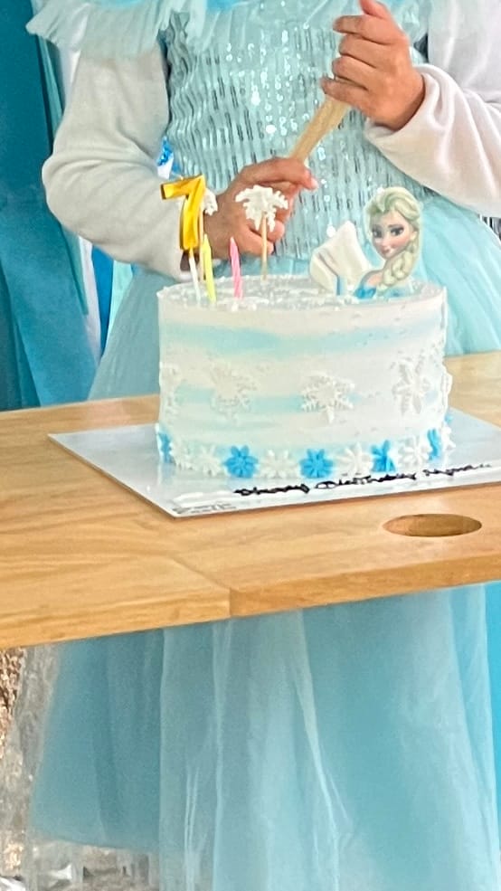 Customer photo review of Frozen Birthday Cake