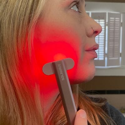 Customer photo review of Varita Skincare Zilenwave - Renovación Facial Radiante 4 en 1 con Terapia de Luz Roja