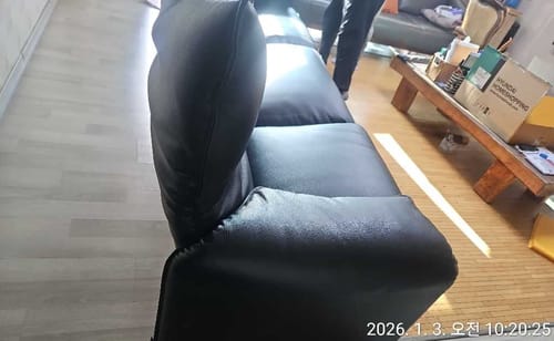 Customer photo showing Maralunga sofa seating and backrest