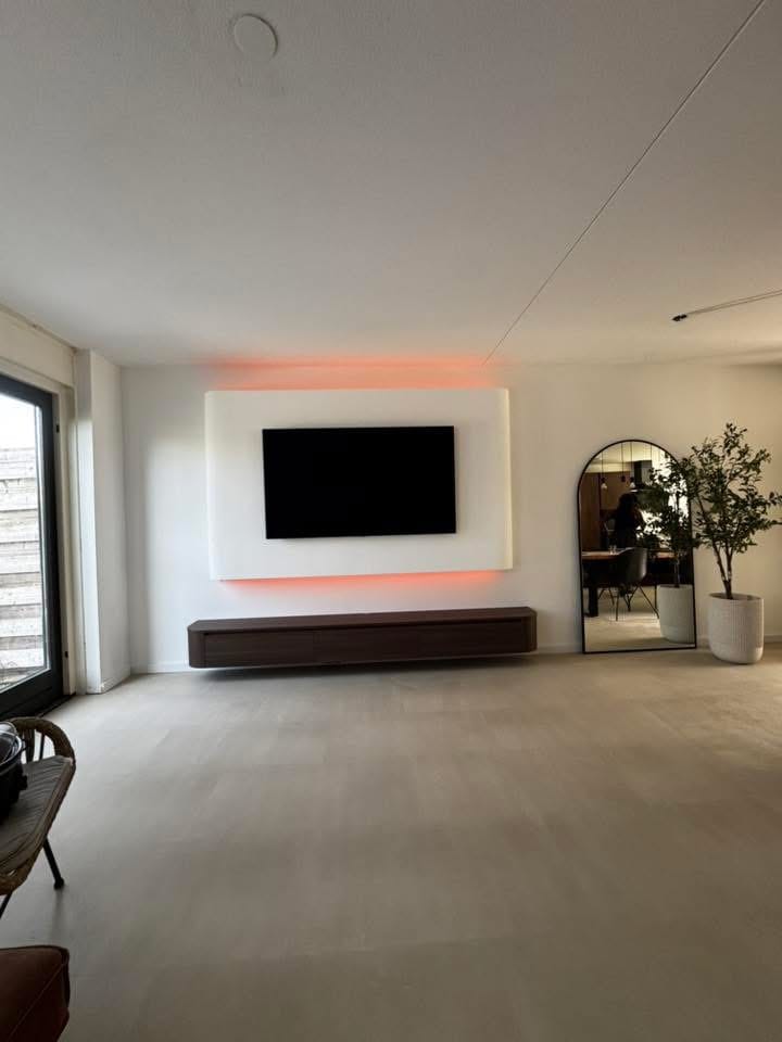 Customer photo review of Dulce curved TV-Meubel zwevend walnut 240 cm