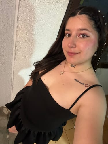 Customer photo review of VESTIDO EMELINE NEGRO