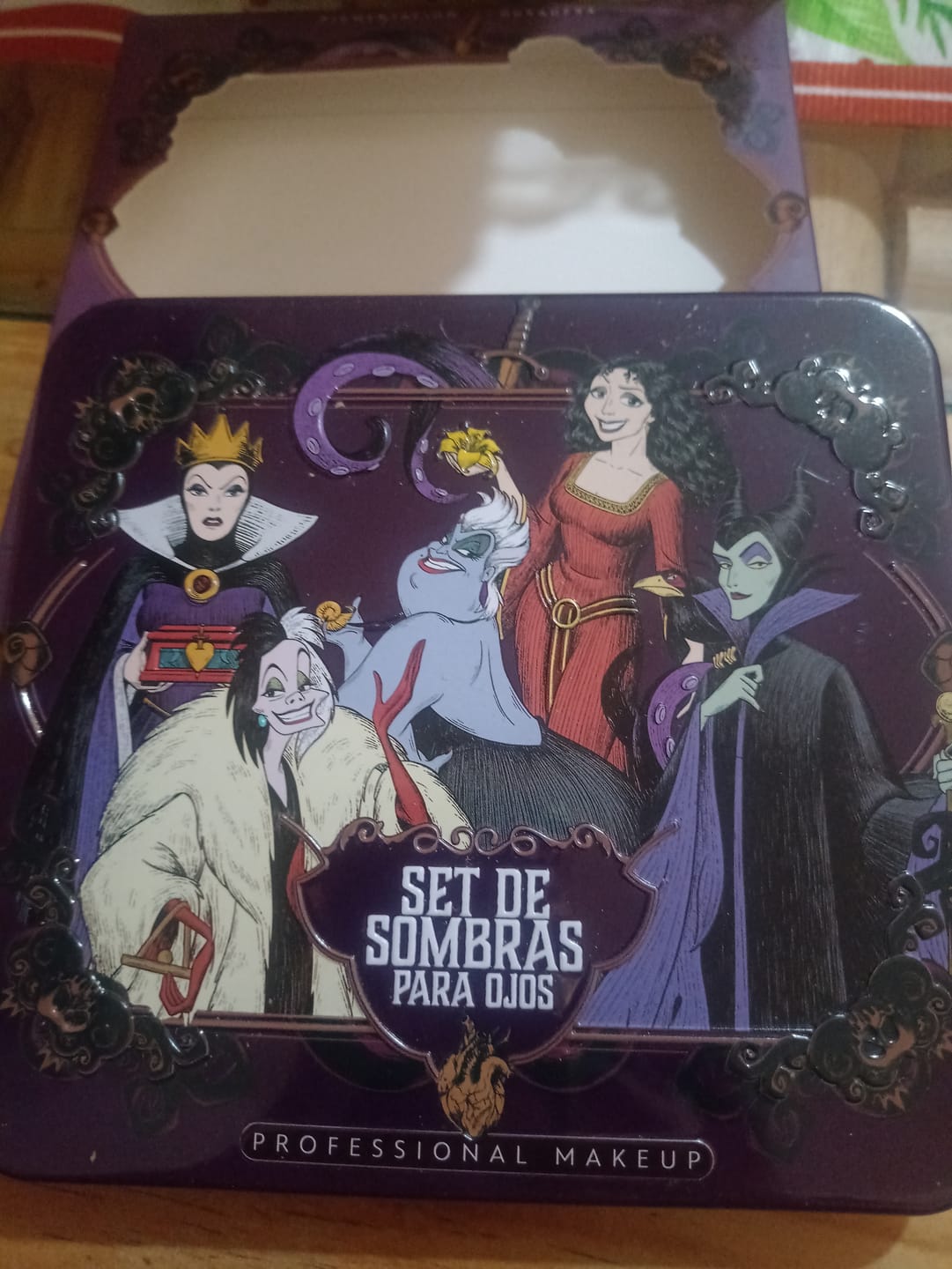 Customer photo review of Set de Sombras Metalizadas Villanas (12 Tonos)