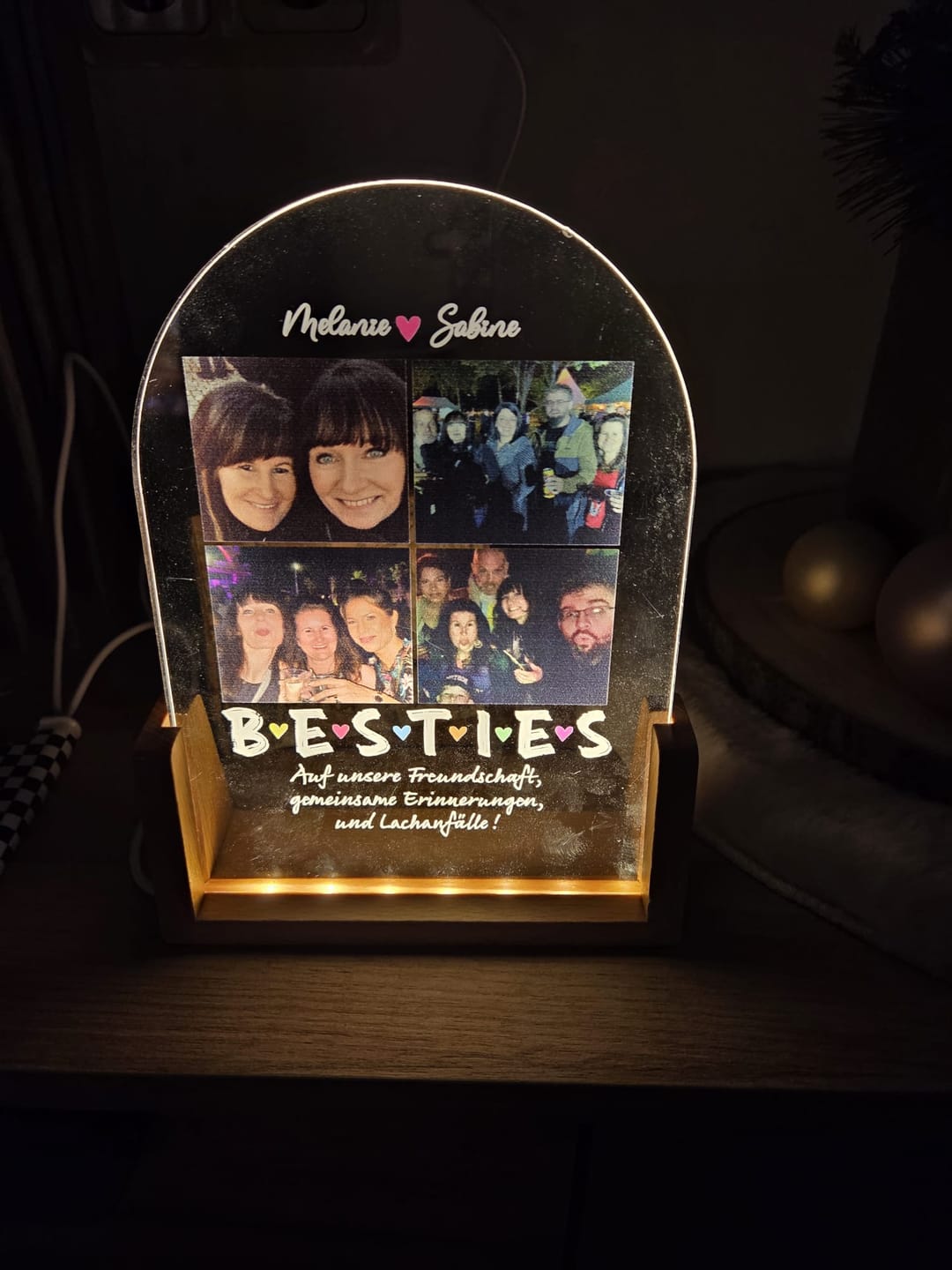 Customer photo review of Besties - Personalisierter LED Aufsteller für Freunde, Familie und Kollegen