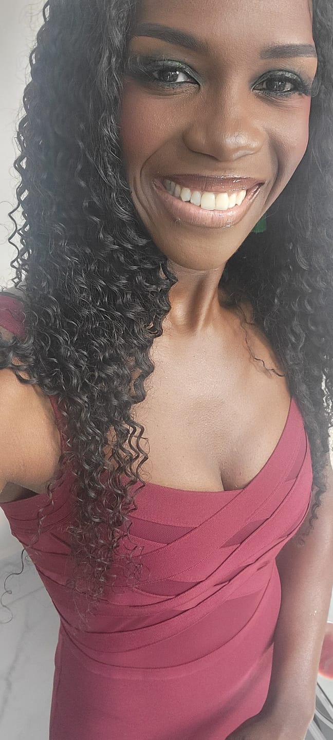 Customer photo review of Double Drawn Burmese Italy Curly Human Braiding Hair