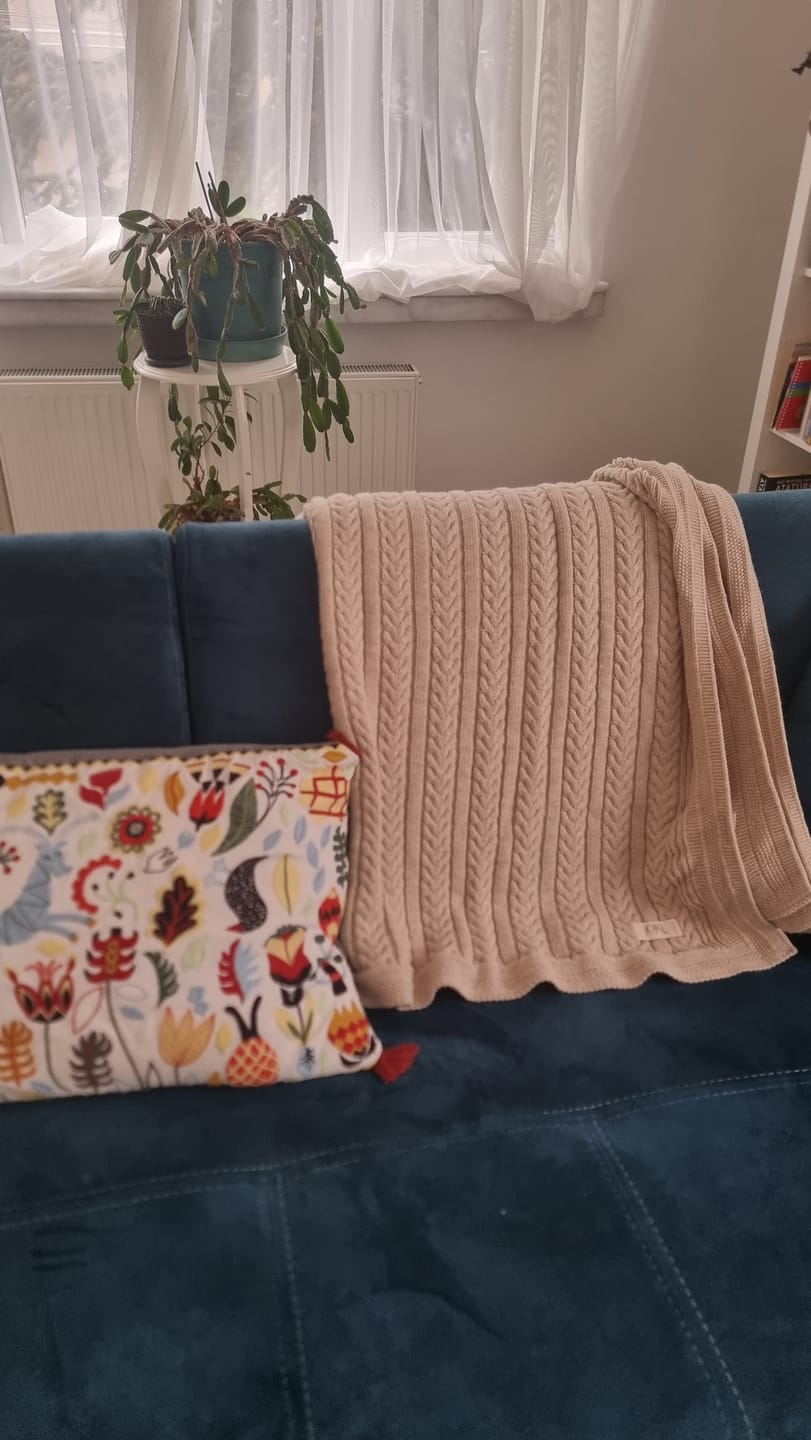 Customer photo review of Lona Keten Fırfırlı Kırlent Kılıfı 2'li 40x40