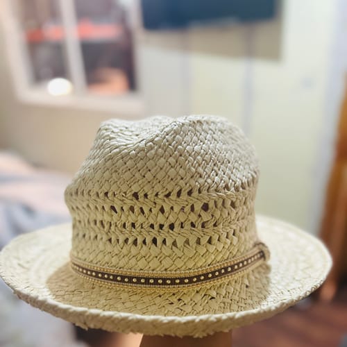 Reseña con foto de un cliente sobre Sombrero Paradiso Cinta