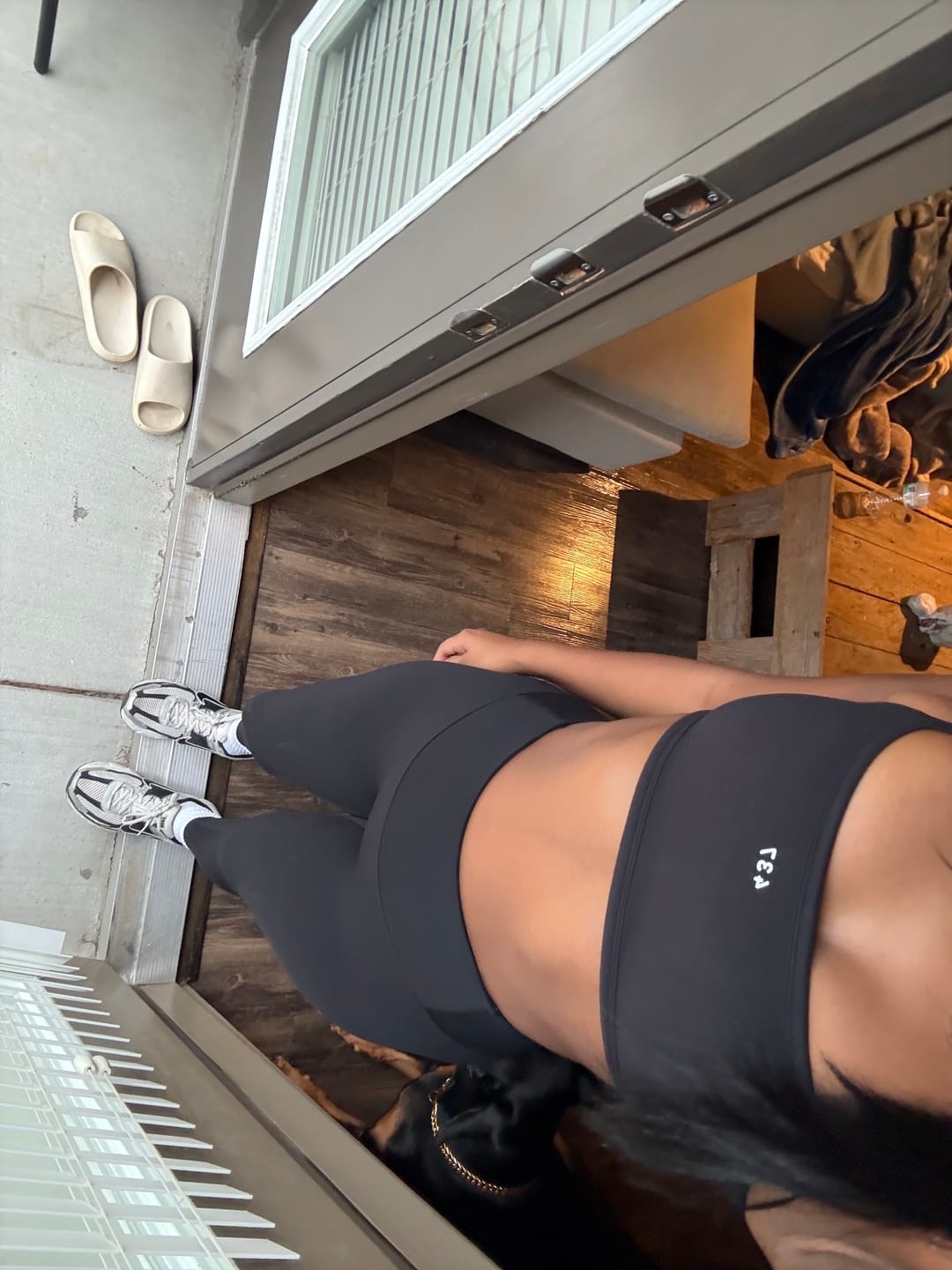 Customer photo review of The V Legging / Black