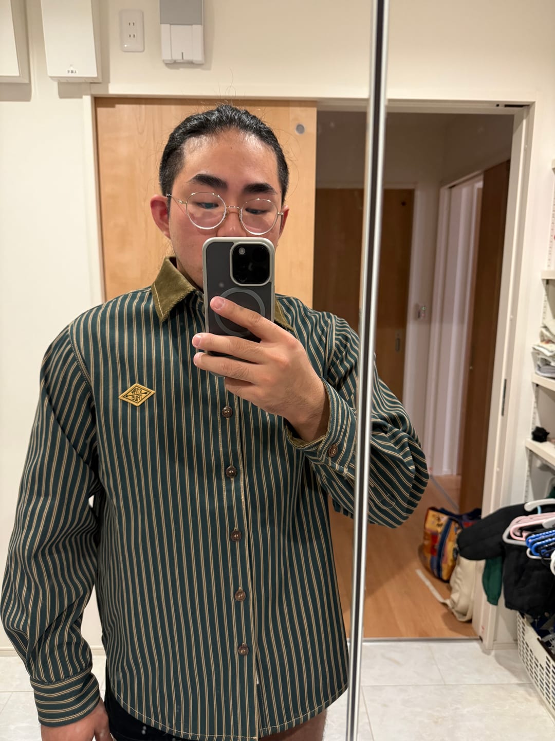 Customer photo review of 【予約】「STAY TRUE」刺繍ワッペン　コーデュロイ切替裏フリースストライプシャツ
