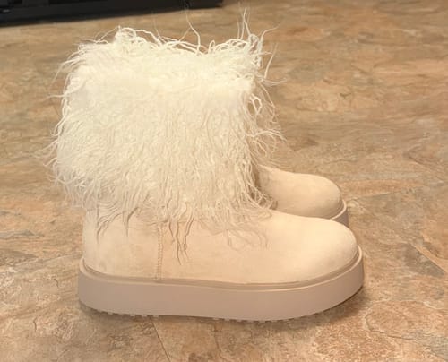 Customer photo review of PrettyLittleThing NWT Assorted Wholesale Footwear