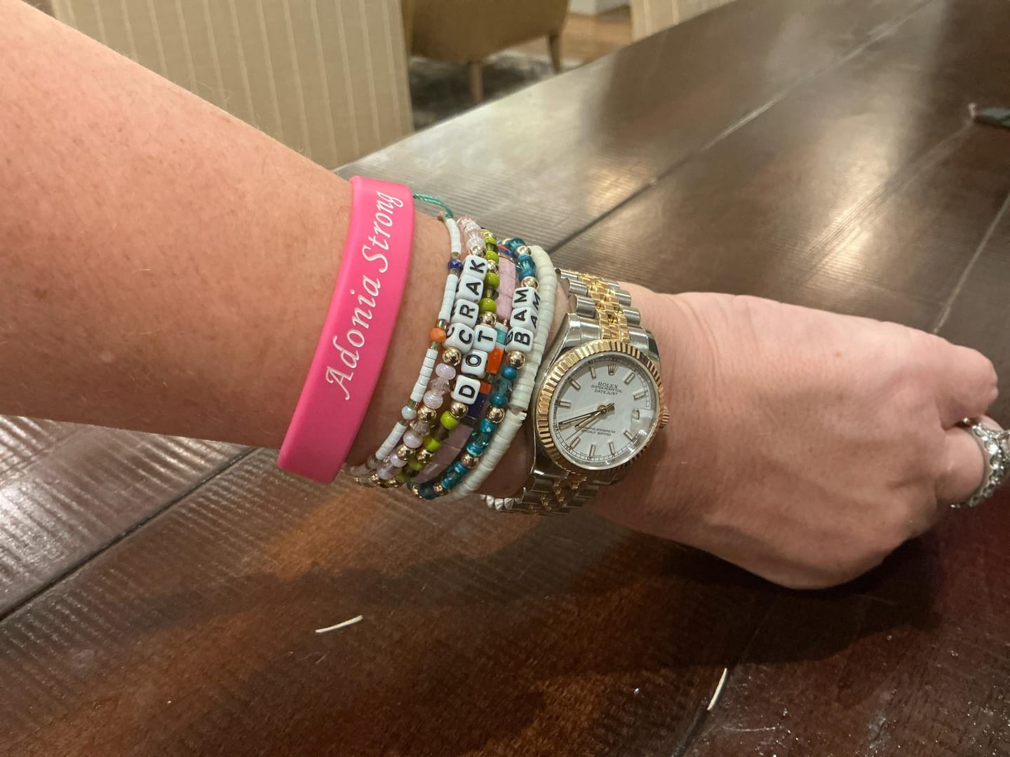 Customer photo review of Tea Rose Mahjong Bracelet Set