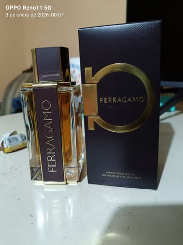 Reseña con foto de un cliente sobre Ferragamo Spicy Leather Pour Homme