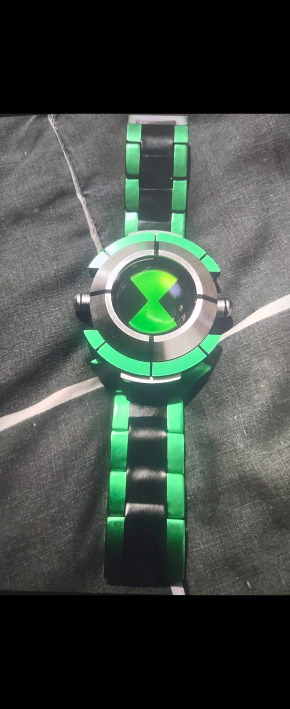 Customer photo review of Ben 10 Alien Force Aliens The Omnitrix Life Size Wearable Replica (Touch Sensing)