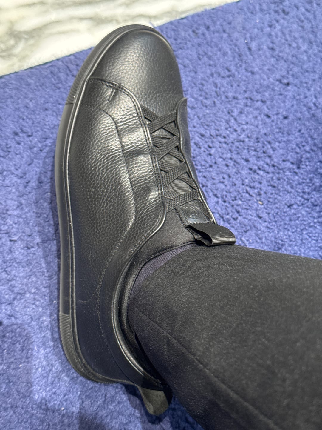 Customer photo review of SNEAKER SLIP ON PIEL NEGRO