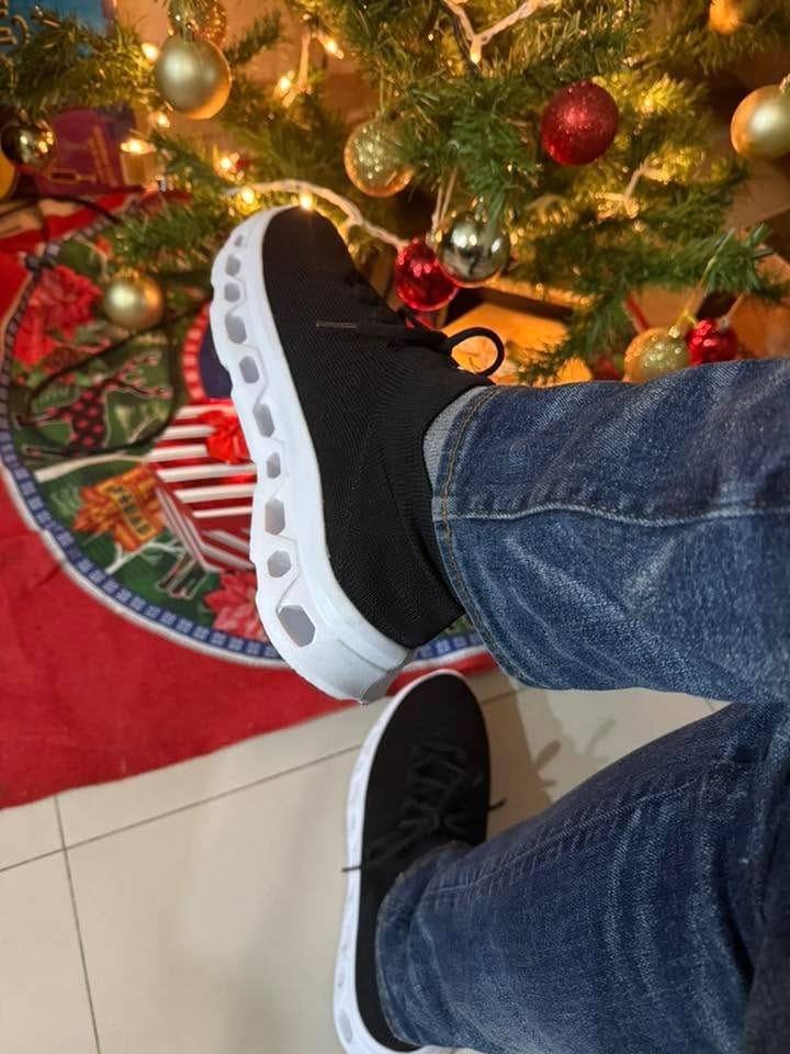 Customer photo review of GUFFO NOVA | Tenis ergonómicos de alto confort