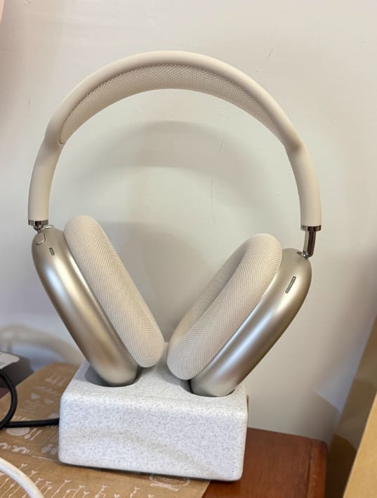 Customer photo review of AirPods Max Charging Stand Wood