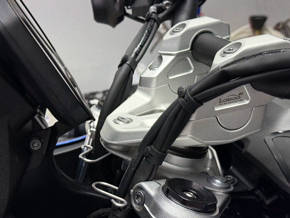 Customer photo review of LOBOO Handlebar Risers for BMW R1300GS（2023-） & Adventure (2024-) | 29mm Rise / 29.5mm Setback Offset Kit