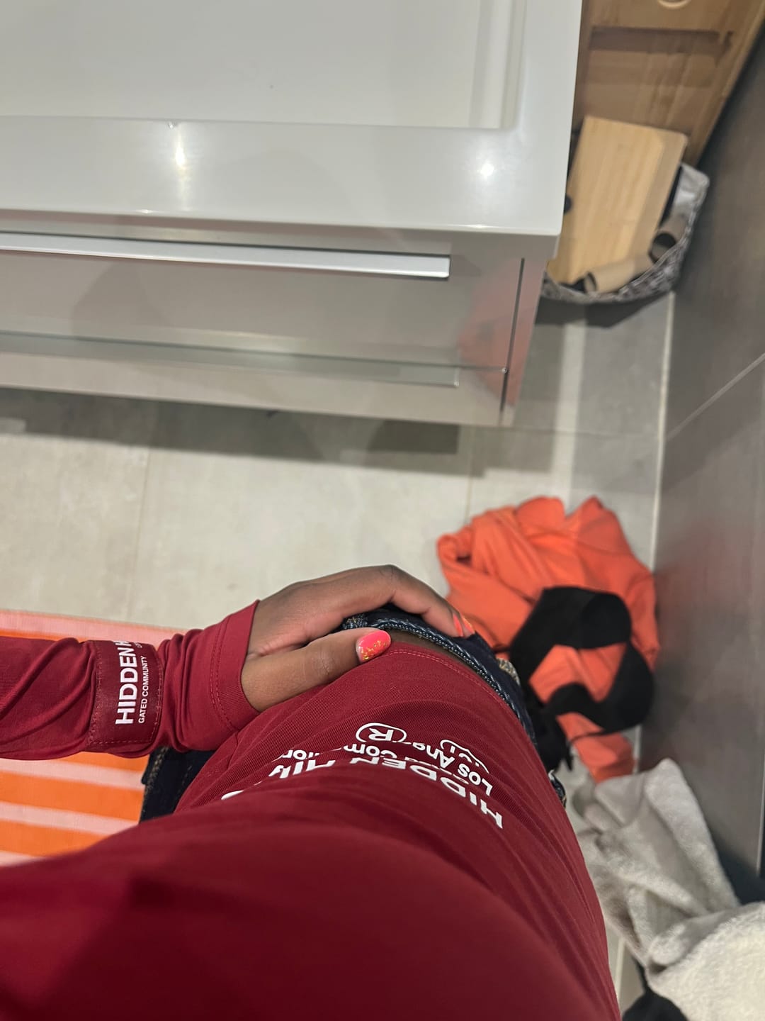 Customer photo review of LABEL LONGSLEEVE TOP BURGUNDY