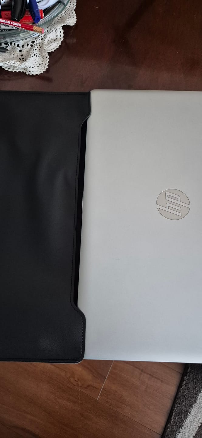 Customer photo review of Funda Notebook Smart Workstation